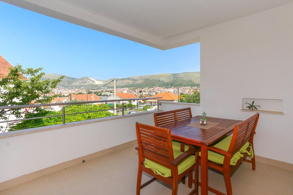 Apartments Ivan Trogir Exterior photo