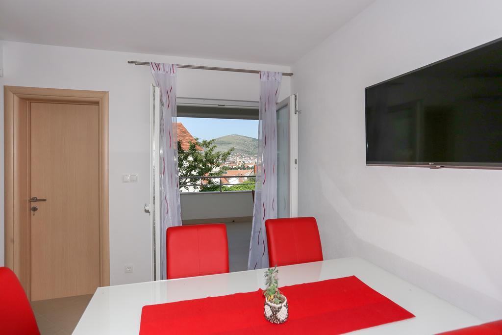 Apartments Ivan Trogir Exterior photo