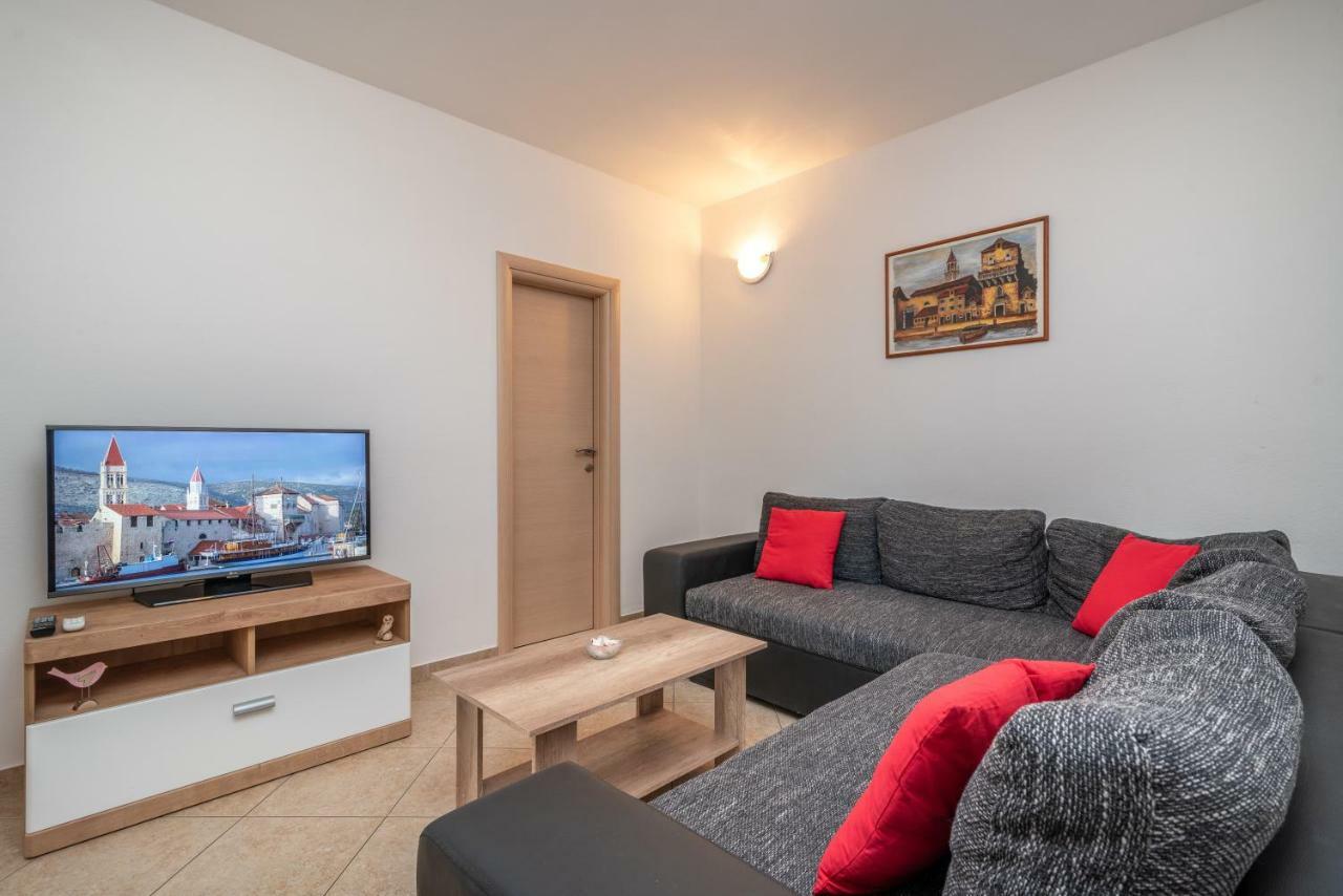 Apartments Ivan Trogir Exterior photo