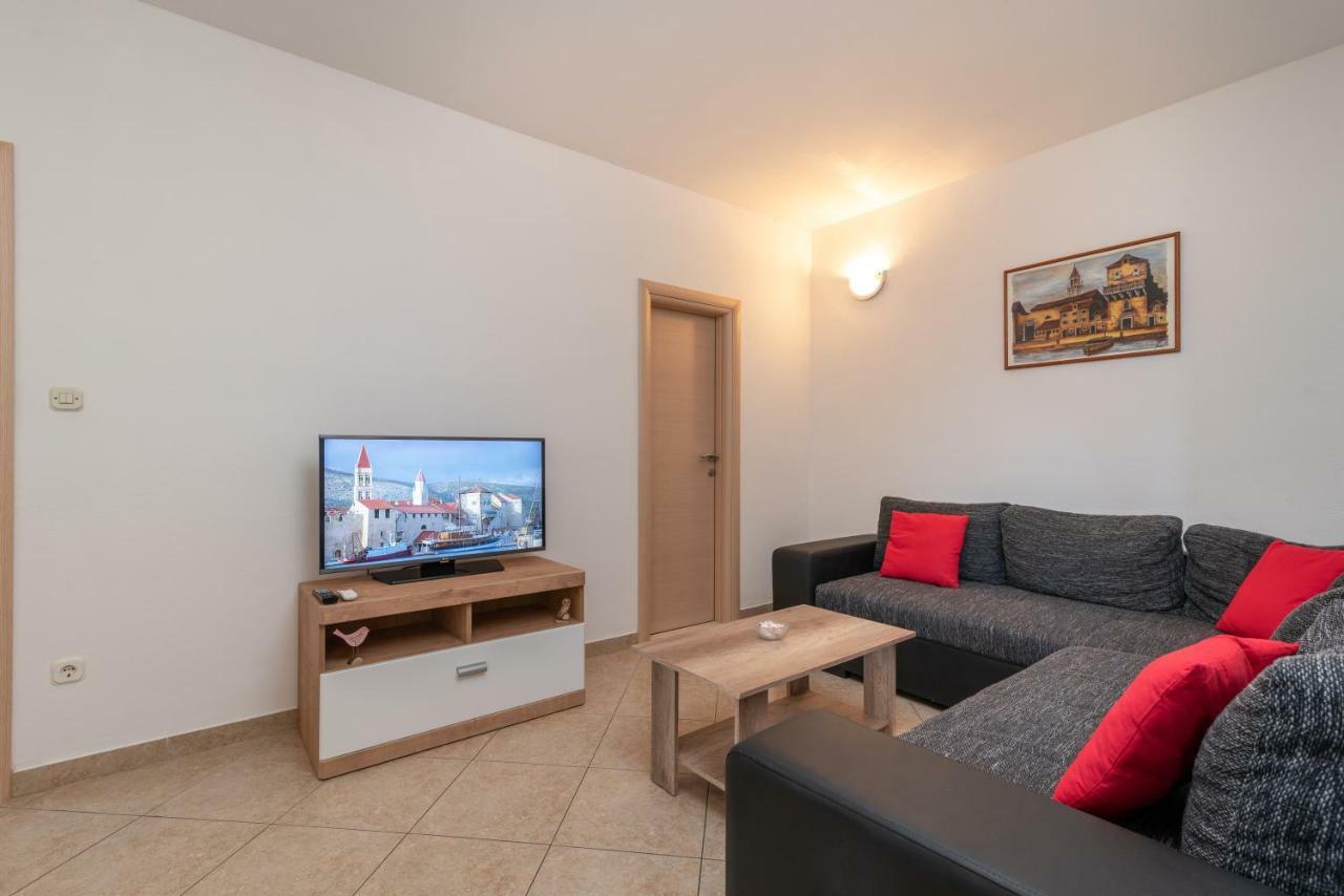 Apartments Ivan Trogir Exterior photo