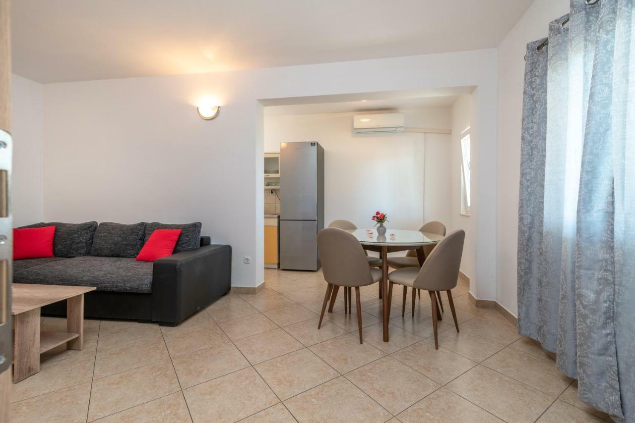 Apartments Ivan Trogir Exterior photo